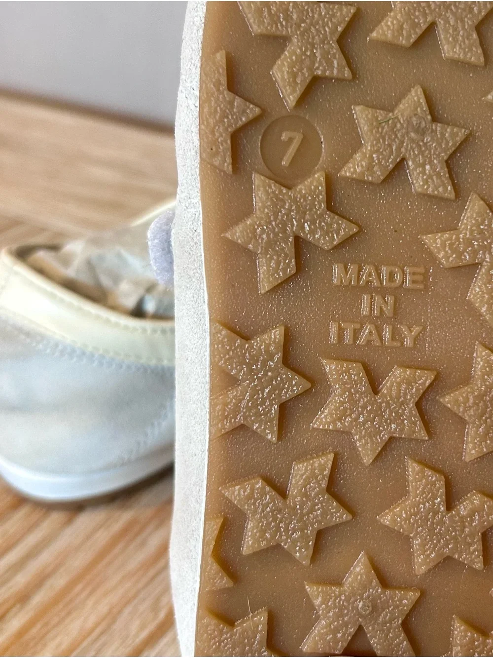 Dolce Vita - NWOT - Swan Sneakerina